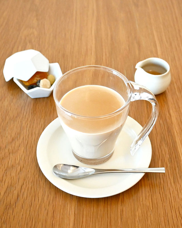 玉蘭紅茶のロイヤルミルクティー